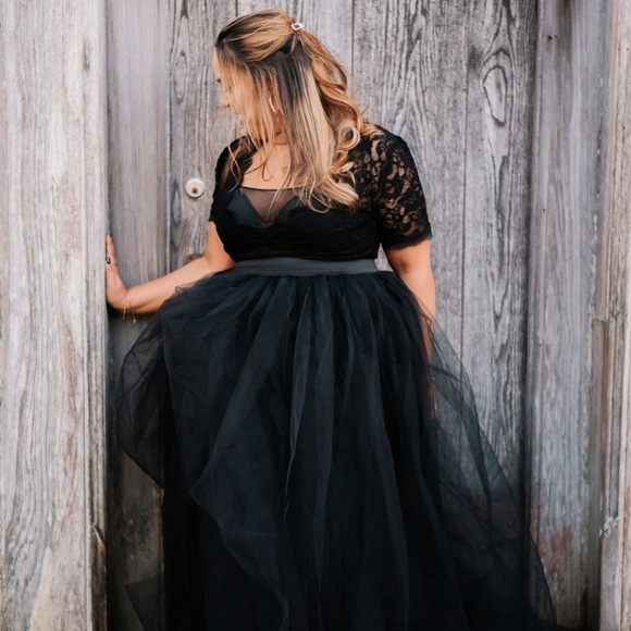 Meet your Posher, Lauren ✨✨ - Picture 3 of 4